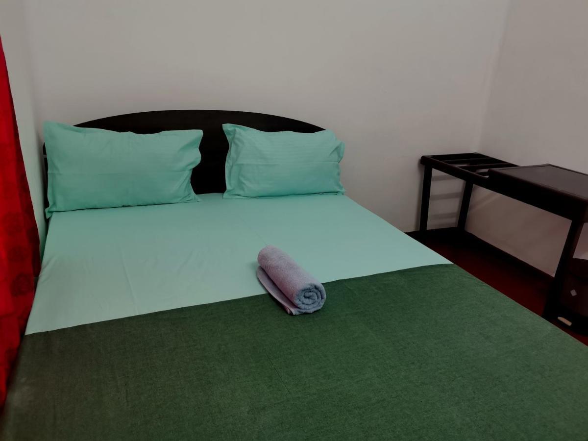 Nallur Holidays Inn Jaffna Exterior photo