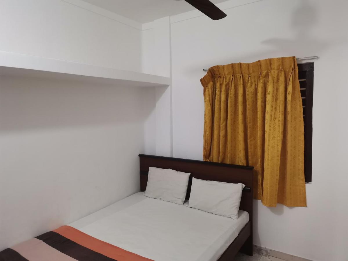 Nallur Holidays Inn Jaffna Exterior photo